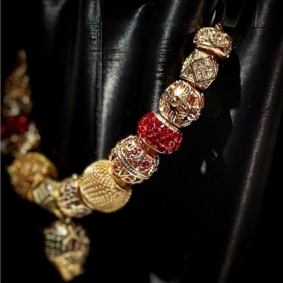 Elegant Gold and Red Beaded Bracelet - Picture 4 of 7